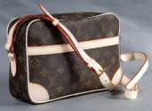 Louis Vuitton 激安　ルイヴィトン 新品　モノグラム　ショルダーバッグ　トロカデロ27cm　M51274