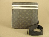 LOUIS　VUITTON　ルイヴィトン 新品　モノグラム　ショルダーバッグ　ポシェット・ボスフォール　M40044