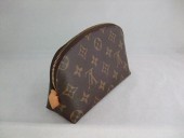 Louis Vuitton 激安　ルイヴィトン 新品　モノグラム　半月コスメポーチ　ポシェットコスメティック　M47515