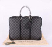 2010年新作 Louis Vuitton 激安 ルイヴィトン 新品　ダミエ・グラフィット ポルトドキュマン・ヴォワヤージュ ビジネスバッグ メンズ ハンドバッグ ビトン N41125