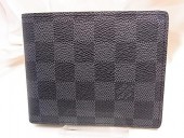 2010年早春新作 Louis Vuitton 激安 ルイヴィトン 新品　ダミエ・グラフィット　メンズ　二つ折り パスケース付き財布　フロリン　N63074