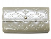 2011年春夏新作　Louis Vuitton 激安　ルイヴィトン 新品　ヴェルニ　財布　ファスナー付き長札　ポルトフォイユ・サラ　ブロンコライユ M91466