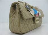 シャネル 新作＆送料込(CHANEL)  バッグ A46513QX