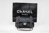 シャネル 新作＆送料込(CHANEL) バッグA35980
