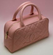 CHANEL シャネル 新作＆送料込 ミニボストン型バッグ ピンク キャビアスキン A20997