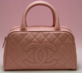 CHANEL シャネル 新作＆送料込 ミニボストン型バッグ ピンク キャビアスキン A20997