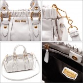 2011年春夏新作！miumiu「ミュウミュウ 新作＆送料込」 2WAY ショルダーハンドバッグ【アイボリー】RT0383