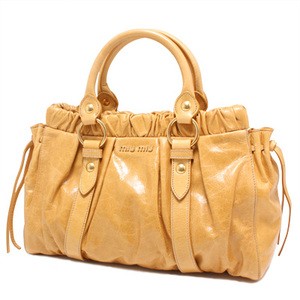 2010年春夏新作！miumiu ミュウミュウ 新作 新入荷＆送料込 2WAY ショルダーハンドバッグ 【イエロー】RT0383
