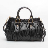miu miu ミュウミュウ 新作＆送料込 X72 VITELLO LUX NERO ハンドバッグ ブラック RT0383