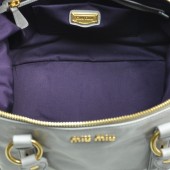 ミュウミュウ 新作＆送料込 MIUMIU　2wayトートバッグ アイボリー レザー RN0621