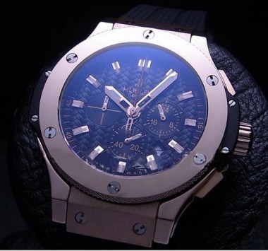 HUBLOT　ビッグ・バン ブラックカーボンダイヤル PG 薄ブルーコーティング クオーツ hb009