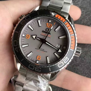 オメガ OMEGA シーマスター 600 プラネットオーシャン マスタークロノメーター Seamaster Professional 600 Planet Ocean Master Chronometer 215.90.44.21.99.001