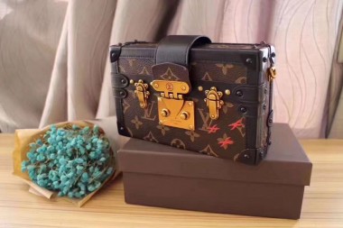 ルイヴィトン箱 最新作 ショルダーバッグ M86286