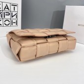 ボッテガ ヴェネタ 新作＆送料込 財布 BV8819