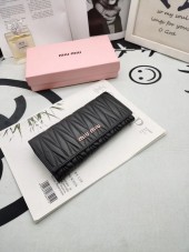 miumiu ミュウミュウ財布 人気 新作＆送料込 新入荷 RN002