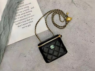 シャネル バッグ 人気 新作＆送料込(CHANEL)7001
