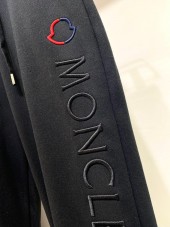 モンクレール  新作 新品同様超美品 通販＆送料 MC0236
