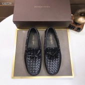 ボッテガヴェネタ カジュアルシューズ 新作 新品同様超美品 通販＆送料込 運動靴 男性用 BV018