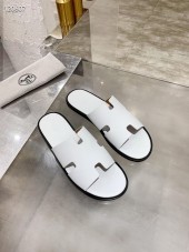 Hermes カジュアルシューズ 新作 本革 新品同様超美品 通販＆送料込 運動靴 男性用 her054