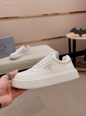 プラダ カジュアルシューズ 新作 本革 新品同様超美品 通販＆送料込 運動靴 男性用 PRA064