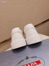 プラダ カジュアルシューズ 新作 本革 新品同様超美品 通販＆送料込 運動靴 男性用 PRA064