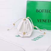 ボッテガ ヴェネタ 新作＆送料込 財布 BV3044