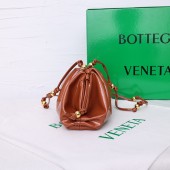 ボッテガ ヴェネタ 新作＆送料込 財布 BV3044