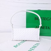 ボッテガ ヴェネタ バック 新作＆送料込 BV899