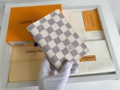 Louis Vuitton 激安　ルイヴィトン 新品　モノグラム　パスポートケース　クーヴェルトゥール・パスポールM60181
