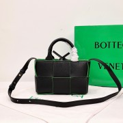 ボッテガ ヴェネタ バック 新作＆送料込 BV6002