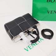 ボッテガ ヴェネタ バック 新作＆送料込 BV6002