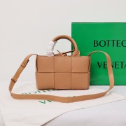 ボッテガ ヴェネタ バック 新作＆送料込 BV6002