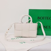 ボッテガ ヴェネタ バック 新作＆送料込 BV6002