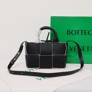 ボッテガ ヴェネタ バック 新作＆送料込 BV6002