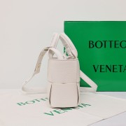 ボッテガ ヴェネタ バック 新作＆送料込 BV6002