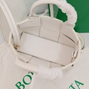 ボッテガ ヴェネタ バック 新作＆送料込 BV6002