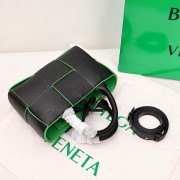 ボッテガ ヴェネタ バック 新作＆送料込 BV6002