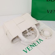 ボッテガ ヴェネタ バック 新作＆送料込 BV6002