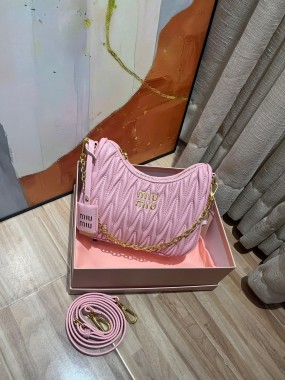MIUMIU ミュウミュウバッグ 人気 新作＆送料込 新入荷 MM009