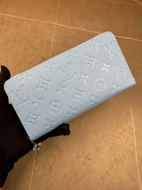 ルイヴィトン 財布 新作 人気 新品 通販＆送料込 M12680