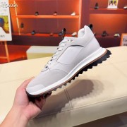 Hermes カジュアルシューズ 新作 本革 新品同様超美品 通販＆送料込 運動靴 男性用 her066