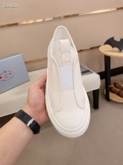 プラダ カジュアルシューズ 新作 本革 新品同様超美品 通販＆送料込 運動靴 男性用 PRA076