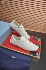 プラダ カジュアルシューズ 新作 本革 新品同様超美品 通販＆送料込 運動靴 男性用 PRA070