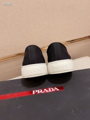 プラダ カジュアルシューズ 新作 本革 新品同様超美品 通販＆送料込 運動靴 男性用 PRA081