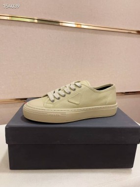 プラダ カジュアルシューズ 新作 本革 新品同様超美品 通販＆送料込 運動靴 男性用 PRA084