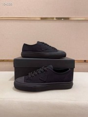 プラダ カジュアルシューズ 新作 本革 新品同様超美品 通販＆送料込 運動靴 男性用 PRA085