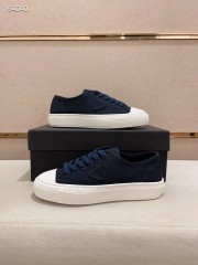 プラダ カジュアルシューズ 新作 本革 新品同様超美品 通販＆送料込 運動靴 男性用 PRA083