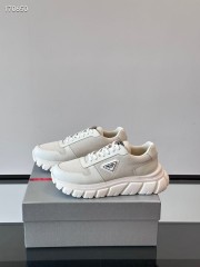 プラダ カジュアルシューズ 新作 本革 新品同様超美品 通販＆送料込 運動靴 男性用 PRA086