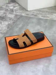 Hermes カジュアルシューズ 新作 本革 新品同様超美品 通販＆送料込 運動靴 男女性用 her074