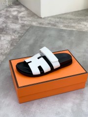 Hermes カジュアルシューズ 新作 本革 新品同様超美品 通販＆送料込 運動靴 男女性用 her077